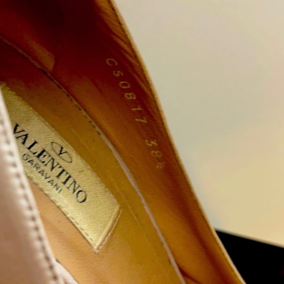 Valentino Nude Tan Rockstud Heels 38.5 - Picture 3 of 5
